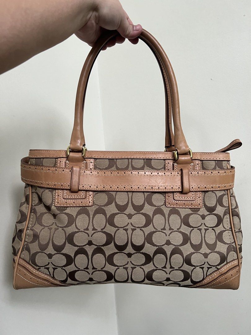 Coach Hampton Tassel (Category: Luxury Bags & Wallets) located in Cagayan de Oro. Submitted by kc_missy (Listing ID 1467987034, Image 2). Description: .