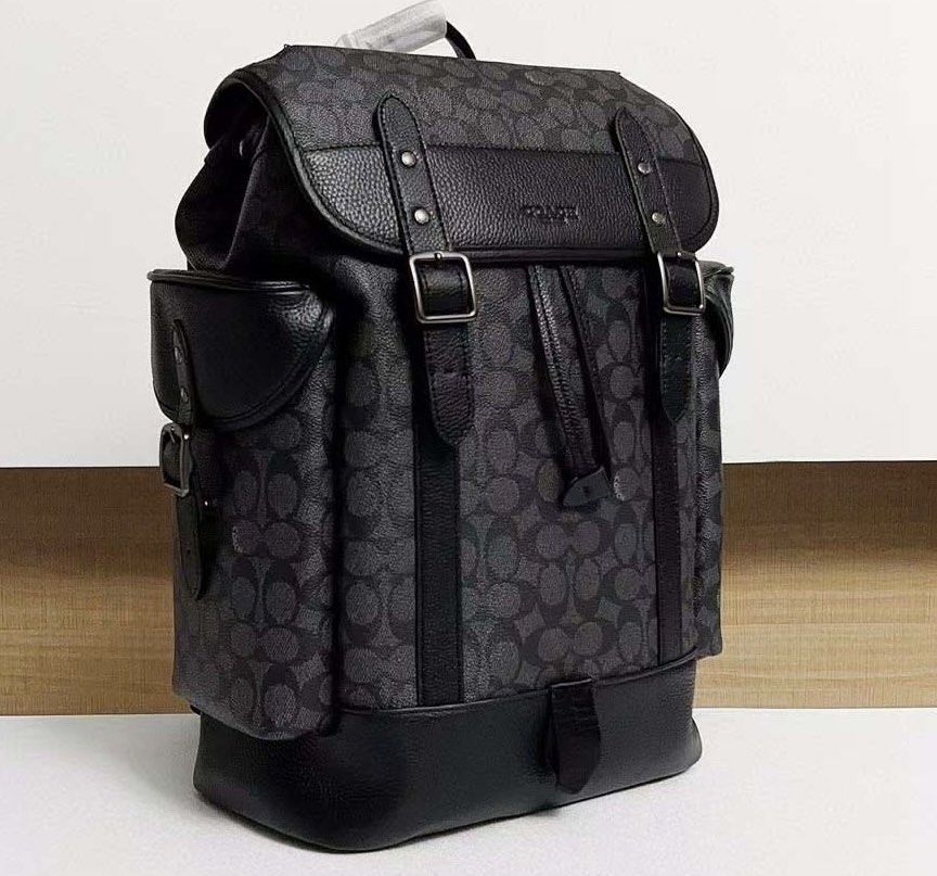 Coach Hitch Backpack In Signature Canvas (Category: Backpacks) located in Manila. Submitted by btdcbagtrendsdcapul.2 (Listing ID 1467986598, Image 1). Description: Inclusion: Tag, Carecard, Paper Bag, Dustbag, Limited stocks only 📩 Dm for inquiries .
