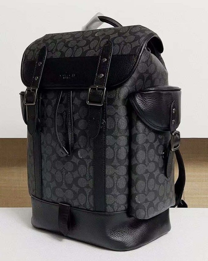 Coach Hitch Backpack In Signature Canvas (Category: Backpacks) located in Manila. Submitted by btdcbagtrendsdcapul.2 (Listing ID 1467986598, Image 2). Description: Inclusion: Tag, Carecard, Paper Bag, Dustbag, Limited stocks only 📩 Dm for inquiries .