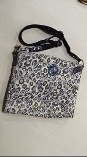 (Category: ) located in . Submitted by c11m11c (Listing ID 1467965917, Image 1). Description: .