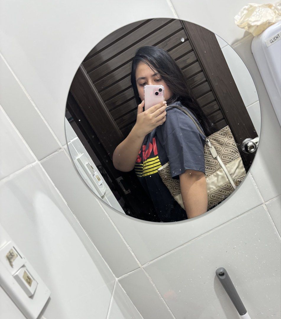 Coach Lozenge Tote Bag original (Category: Shoulder Bags) located in Las Pinas. Submitted by blushbloom_cat (Listing ID 1468039568, Image 1). Description: Coach Lozenge Tote Bag (style F12252 or F12253) in khaki and white fabric with white leather trim.