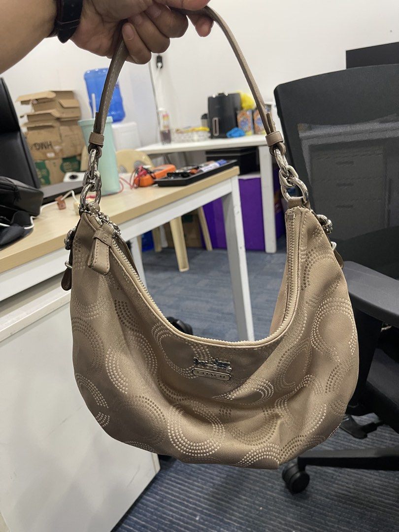 Coach Madison Hobo Bag (Category: Shoulder Bags) located in Manila. Submitted by pray.loved.life (Listing ID 1467866597, Image 2). Description: -Rank A -No issue -Price is negotiable, offer lang :) .