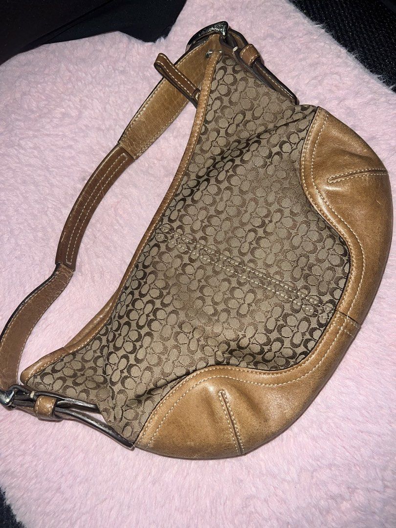 Coach Mini Soho Signature (Category: Shoulder Bags) located in Mabalacat. Submitted by roseique2600 (Listing ID 1468035311, Image 1). Description: .