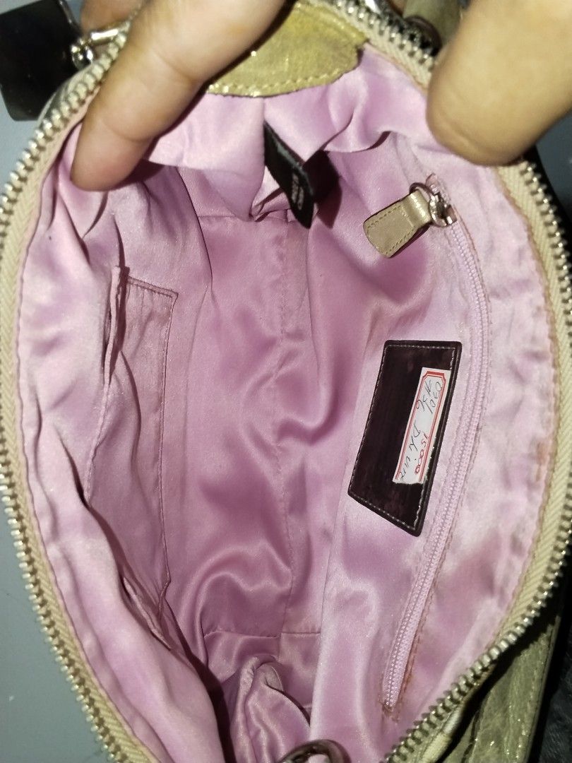 Coach Poppy (Category: Shoulder Bags) located in Cavite. Submitted by bagssection04 (Listing ID 1467928044, Image 3). Description: Coach Poppy kili Bag Rank B in really good condition very presentable pa.