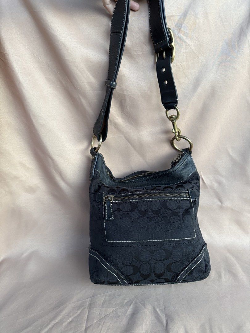 Coach Soho crossbody (Category: Luxury Bags & Wallets) located in Bocaue. Submitted by fkmndz.finds (Listing ID 1467929792, Image 2). Description: No hang tag Minor sign of use Negotiable for sure buyer.