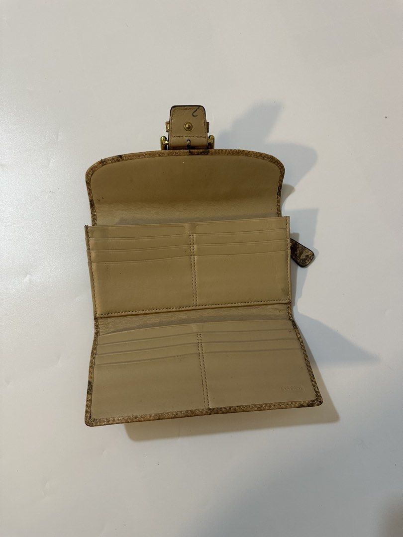 Coach Soho Snakeskin Long Wallet (Category: Other Accessories) located in Bacolod City. Submitted by 2k.archives (Listing ID 1468028317, Image 3). Description: Authentic / Original Rank A Sign Of Usage No Major Flaws Details in picture.
