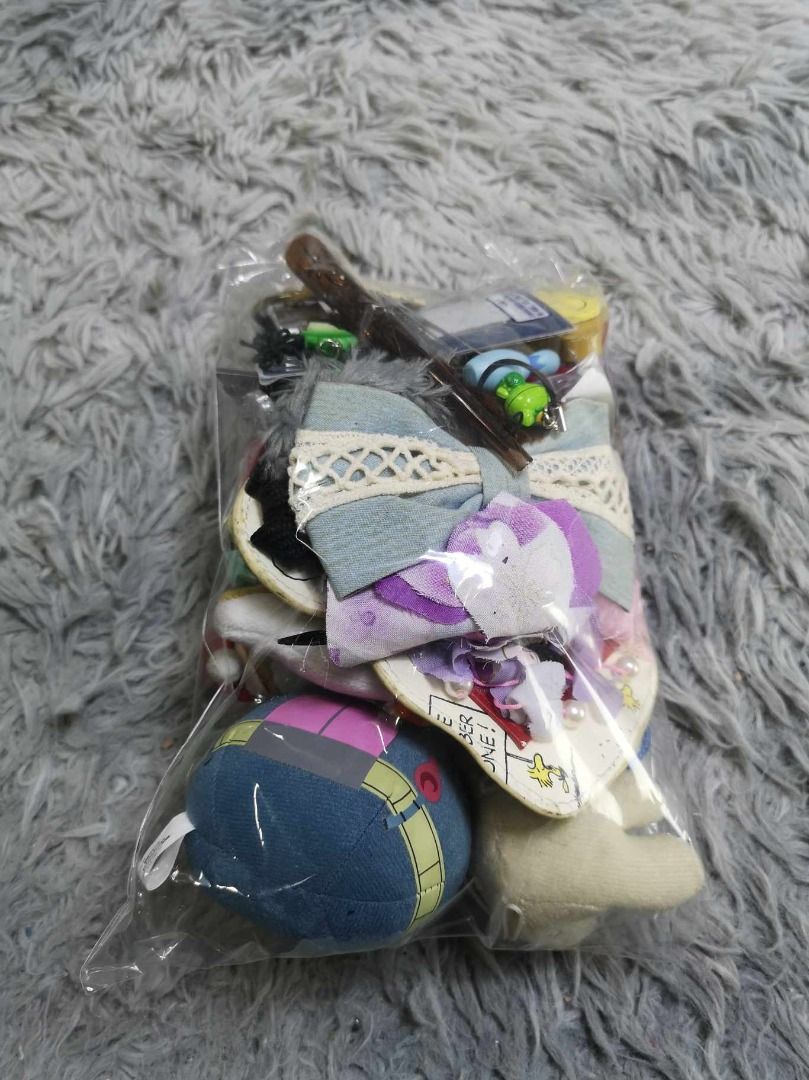 Collection Of Cute Assorted Accessories (Category: Accessory Holder, Box & Organizers) located in Santa Cruz. Submitted by jmy_surplus.2 (Listing ID 1467917814, Image 2). Description: Size ; L- 11 W - 8 Color ; Colorful Type ; Accessories Brand ; No brand Material ; Synthetic Style ; 41 Pieces Assorted Accessories LG 118 JMY 3 Batch #225.