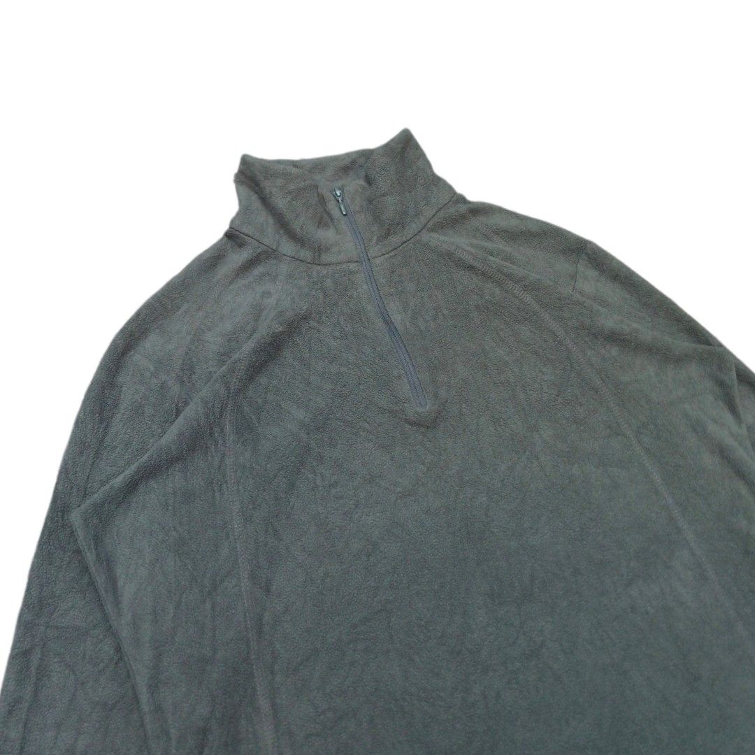 Columbia Green Quarter-Zip (Womens) (Category: Coats, Jackets and Outerwear) located in Cavite. Submitted by spinfits (Listing ID 1467841268, Image 3). Description: - Brand: Columbia - Style: Quarter-zip fleece pullover - Color: Dark Green - Size: Large - Material/Texture: Soft, fuzzy all-over texture - Details: High collar, long sleeves, logo-stamped zipper pull - Origin: Made in Indonesia - Condition: Great outdoor wear basic Size: S-M (Width: 