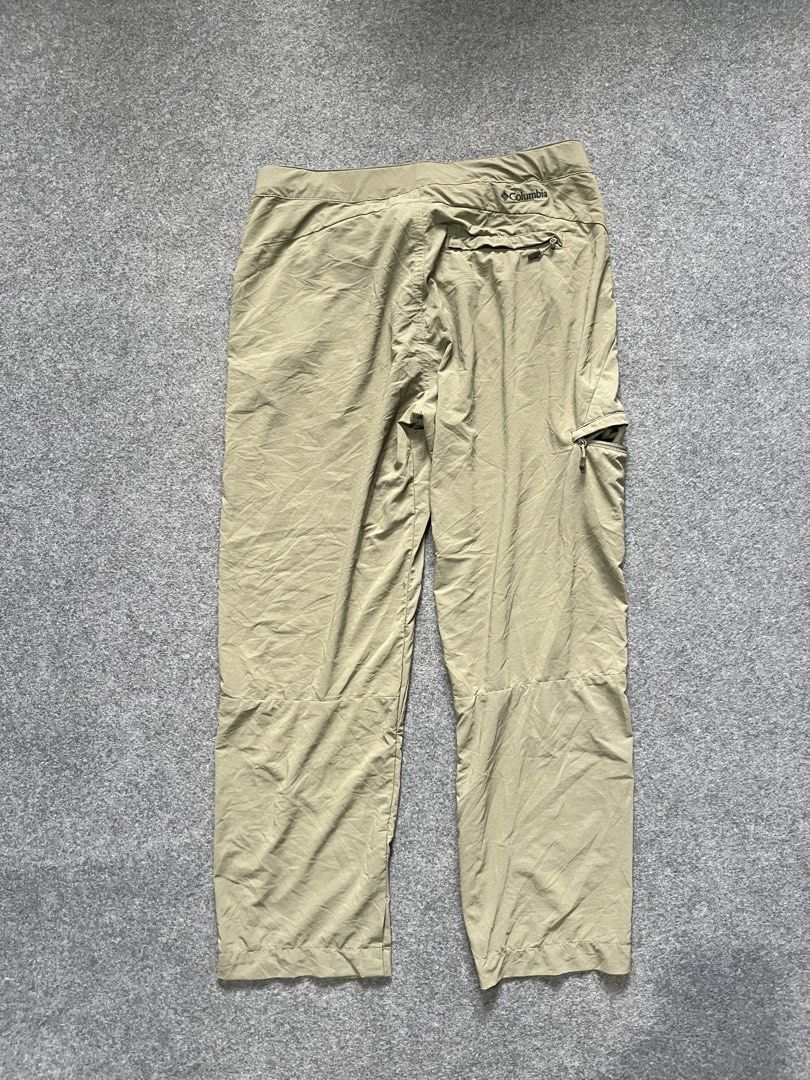 Columbia outdoor pants (Category: Jeans) located in Lapu Lapu. Submitted by jhonrener41426 (Listing ID 1467914161, Image 2). Description: Size 30/33 Thigh-11 Length-36 Leg opening-8 Excellent condition Color rate 9.8/10 Color olive Authentic Issue none .