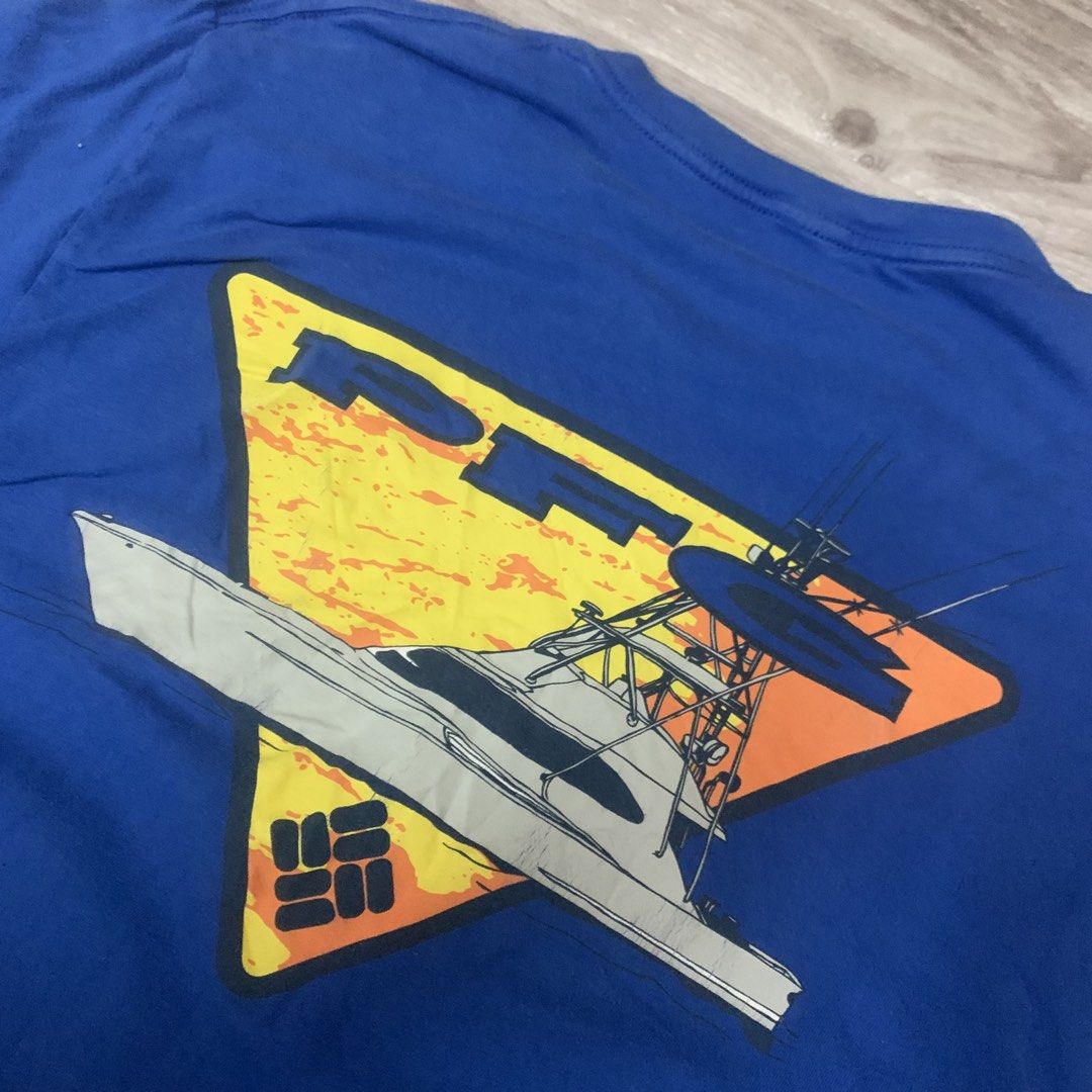 Columbia PFG (Category: Activewear) located in Cavite. Submitted by yobubsss (Listing ID 1468040079, Image 3). Description: Size medium 19w 29L Good condition Issue hairline crack.