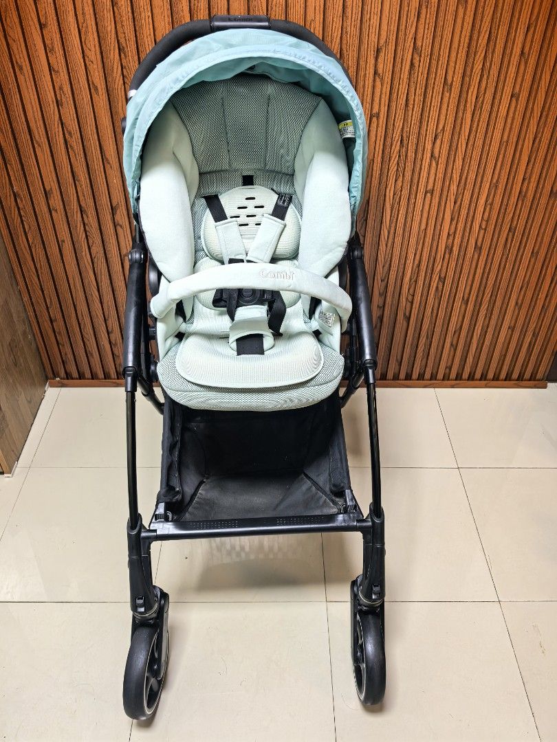 Combi Atto Type-L (Category: Strollers) located in Manila. Submitted by miradoming32070 (Listing ID 1467840134, Image 1). Description: Combi Atto Type-L 4k only‼️ ➡️ Newborn to toddler ➡️ Fully recline ➡️ Adjustable seat ➡️ High seat ➡️ Swivel wheels ➡️ Lightweight Like new condition ‼️ Loc :bagumbong caloocan.