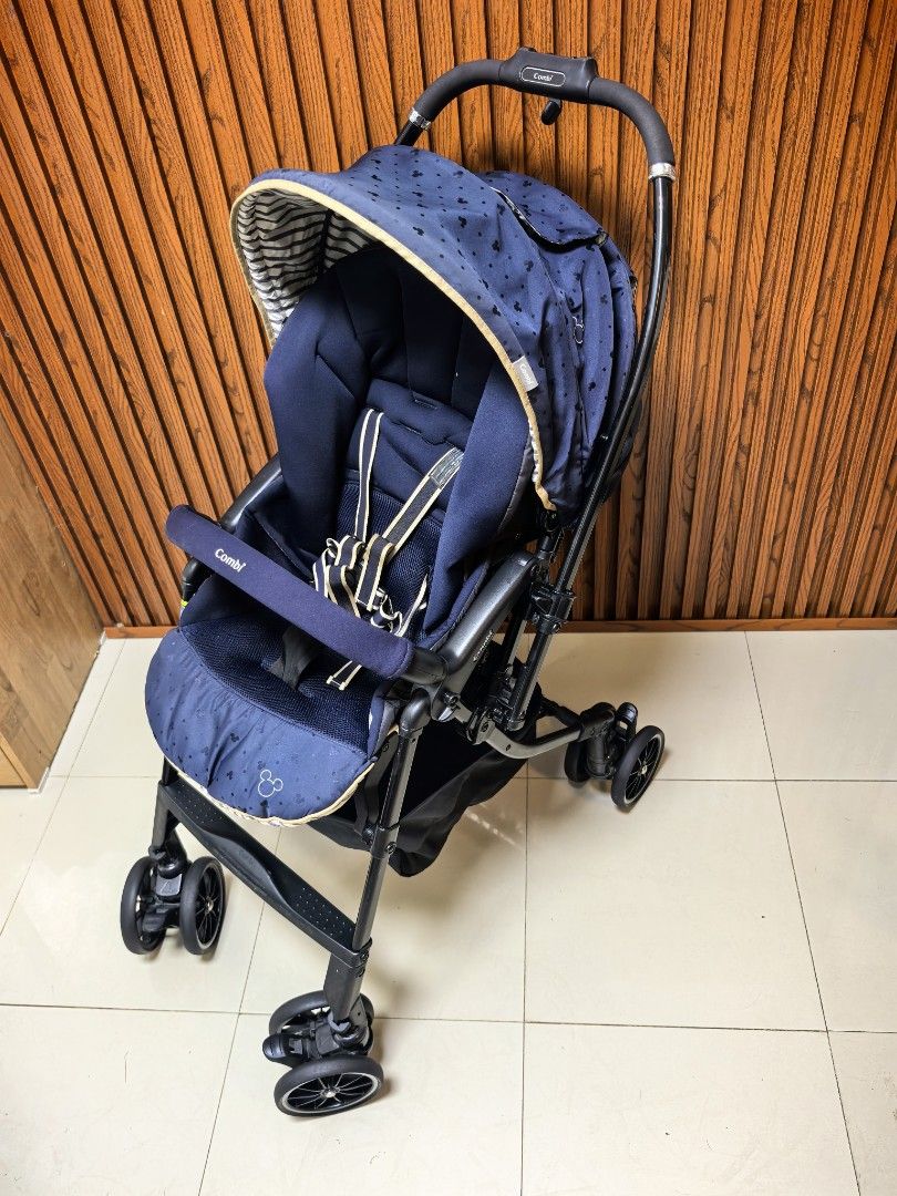 Combi stroller (Category: Strollers) located in Manila. Submitted by miradoming32070 (Listing ID 1467839797, Image 2). Description: Combi stroller 2500 only‼️ ➡️ Newborn to toddler ➡️ Fully recline ➡️ Adjustable seat ➡️ High seat ➡️ Swivel wheels ➡️ Lightweight Like new condition ‼️ Loc :bagumbong caloocan.