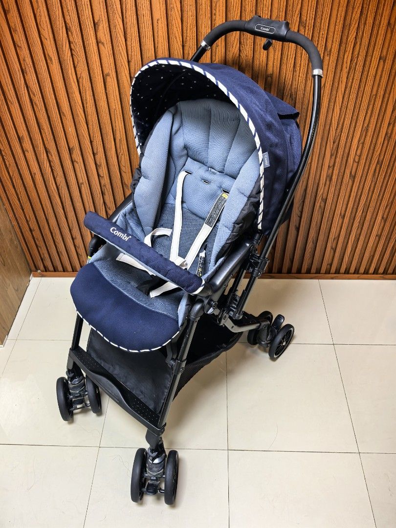 Combi stroller (Category: Strollers) located in Manila. Submitted by miradoming32070 (Listing ID 1467924341, Image 2). Description: Combi stroller 2500 only‼️ ➡️ Newborn to toddler ➡️ Newborn to toddler ➡️ Fully recline ➡️ Adjustable seat ➡️ Reversible handle ➡️ High seat ➡️ Lightweight ➡️ Compact fold Like new condition.