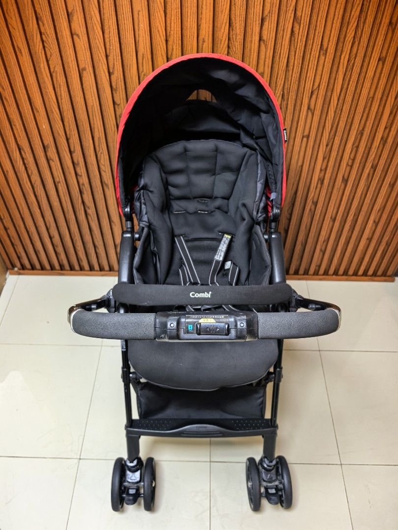 Combi stroller ❤️ (Category: Strollers) located in Manila. Submitted by miradoming32070 (Listing ID 1467925193, Image 3). Description: Combi stroller ➡️ Newborn to toddler ➡️ Fully recline ➡️ Adjustable seat ➡️ High seat ➡️ Reversible handle ➡️ Lightweight ➡️ Compact fold Like new condition.
