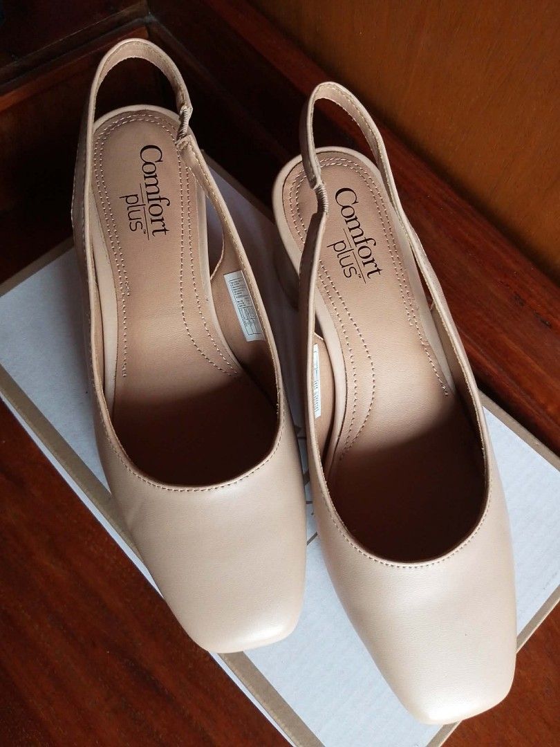 Comfort Plus Nude Slingback Heels with Block Heel (Category: Heels) located in Rizal. Submitted by kencamara (Listing ID 1467879420, Image 3). Description: - Brand: Comfort Plus from Payless - Size: 7 - Color: Classic Nude One time use only! Used it for graduation lang 🥹 size too big for me MOP: Gcash/Maribank/Gotyme MOD: J&T/LBC/Lalamove Can also do meetups around Taytay Rizal! .