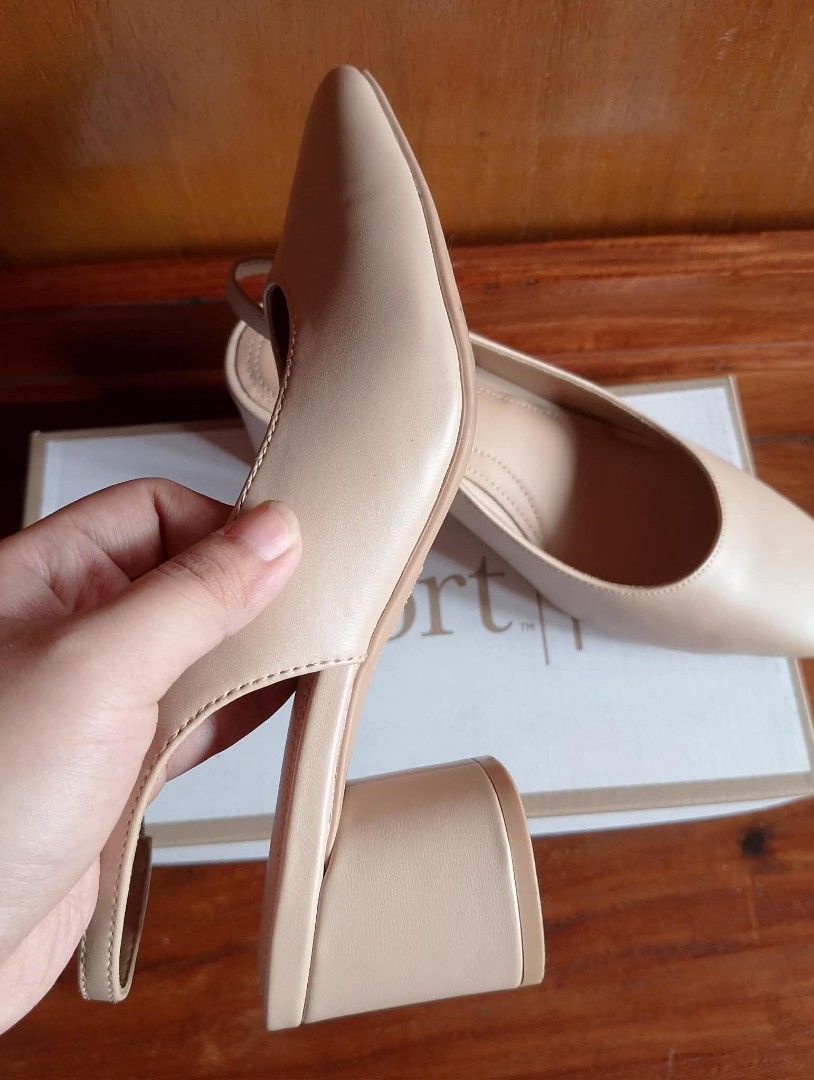 Comfort Plus Nude Slingback Heels with Block Heel (Category: Heels) located in Rizal. Submitted by kencamara (Listing ID 1467879420, Image 2). Description: - Brand: Comfort Plus from Payless - Size: 7 - Color: Classic Nude One time use only! Used it for graduation lang 🥹 size too big for me MOP: Gcash/Maribank/Gotyme MOD: J&T/LBC/Lalamove Can also do meetups around Taytay Rizal! .