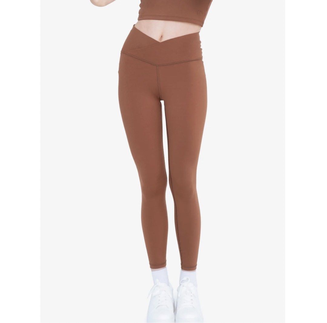 common mode brown leggings (Category: Activewear) located in Manila. Submitted by ellabunnycloset (Listing ID 1467978312, Image 1). Description: commonmode leggings activewear alo lulu shape oat.