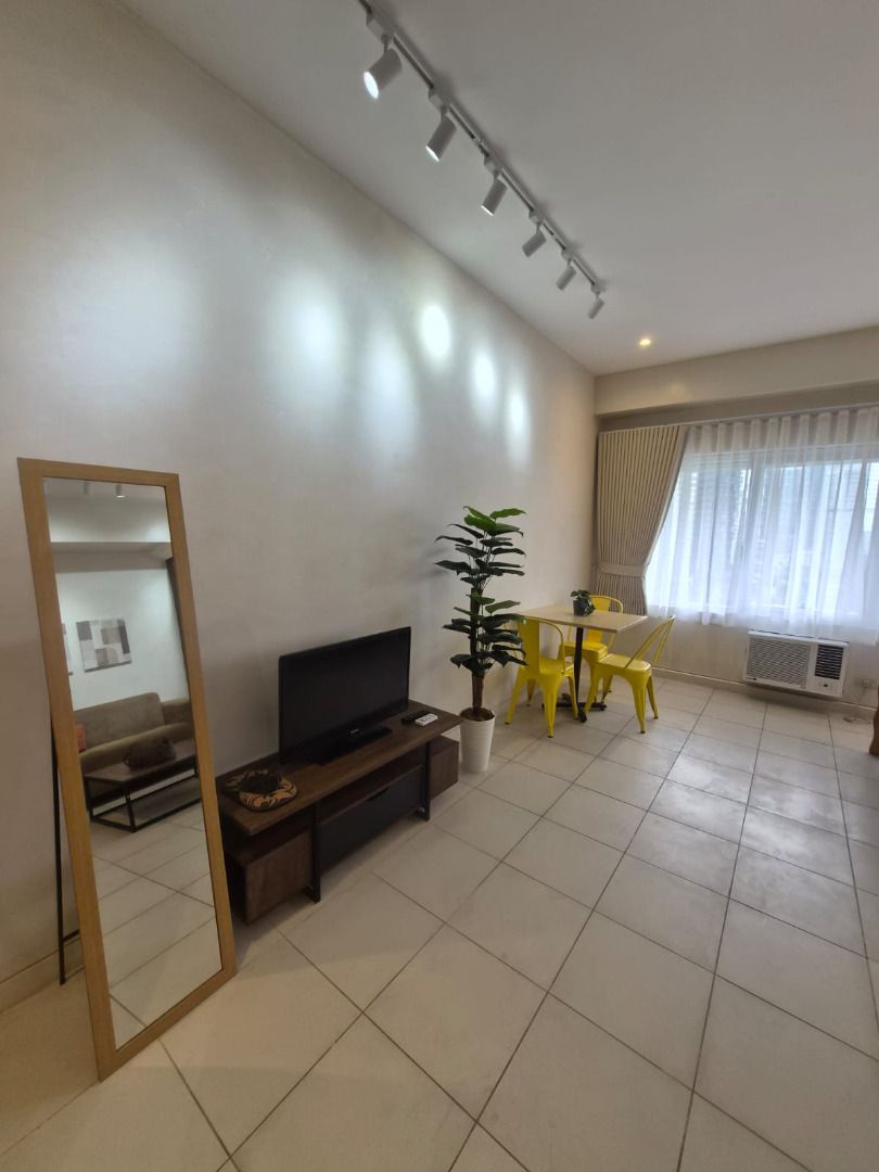 Condominium for Rent in Fairways Tower, BGC (Category: Apartments & Condos) located in Paranaque City. Submitted by joelizah (Listing ID 1467845088, Image 3). Description: CONDOMINIUM FOR RENT 📍Fairways Tower, BGC, Taguig City Floor area: 40 sqm. 11th floor Studio type Newly Renovated 1 toilet and bath Fully furnished Unit monthly rent: Php 35,000 Parking slot monthly rent: Php 6,000 Note: Available first week of November 2026 Terms: 1 month adv