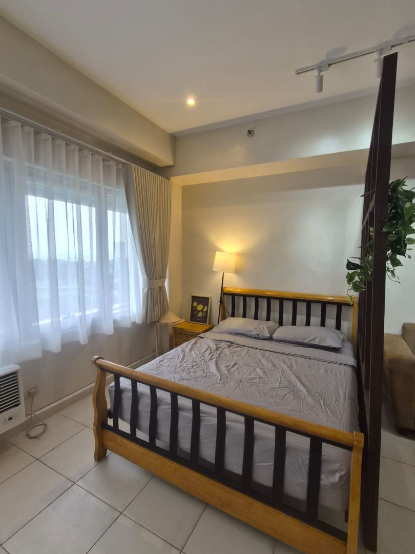 Condominium for Rent in Fairways Tower, BGC (Category: Apartments & Condos) located in Paranaque City. Submitted by joelizah (Listing ID 1467845088, Image 2). Description: CONDOMINIUM FOR RENT 📍Fairways Tower, BGC, Taguig City Floor area: 40 sqm. 11th floor Studio type Newly Renovated 1 toilet and bath Fully furnished Unit monthly rent: Php 35,000 Parking slot monthly rent: Php 6,000 Note: Available first week of November 2026 Terms: 1 month adv