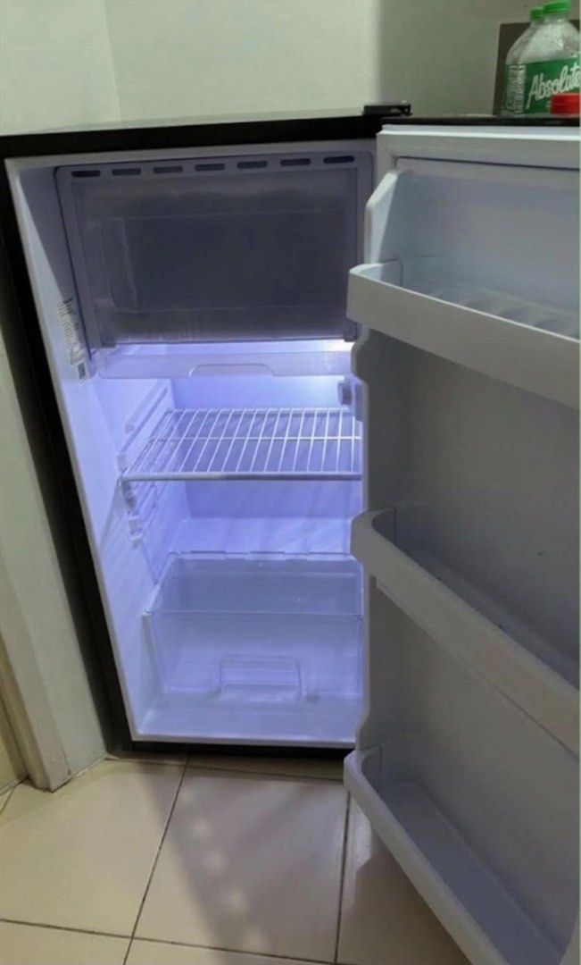 Condura 5cu ft Personal Ref (Category: Refrigerators and Freezers) located in Caloocan City. Submitted by bbmacmice25161 (Listing ID 1467911006, Image 2). Description: Good as Brandnew! Condura 5.1cu ft Manual Defrost With Warranty Only purchased at Abensons in July 2026. .