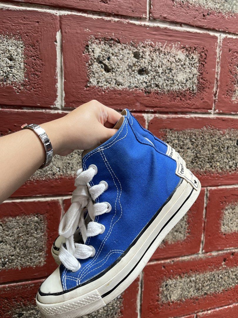Converse Chuck 70 High Top Blue (Category: Sneakers) located in Las Pinas. Submitted by artheticaly (Listing ID 1467844383, Image 3). Description: Classic canvas style with minor wear on the soles. Comes with thick white laces. Perfect pop of color for your daily fit!.