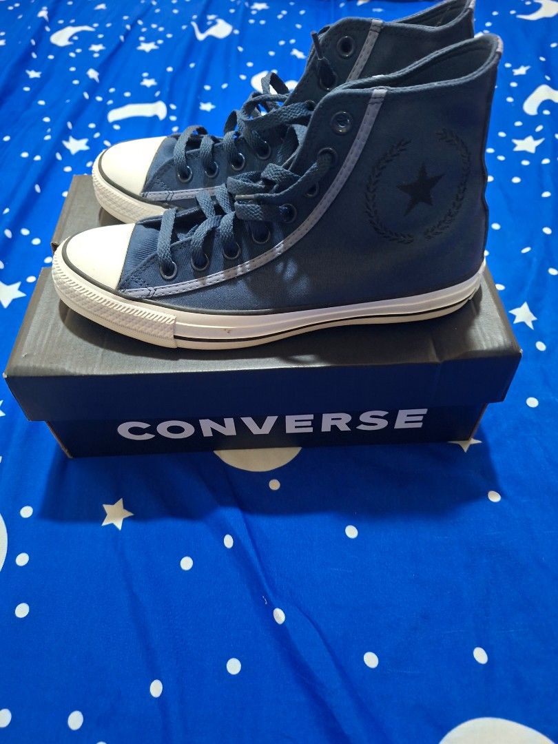 Converse Chuck Taylor All Star (Category: Sneakers) located in Paranaque City. Submitted by lancrts0871967 (Listing ID 1467847207, Image 2). Description: Color: Navy Blue • Size: Women’s 8.5 • Classic Chuck Taylor All Star design • Clean and easy to pair with casual outfits • Good for everyday/casual wear Price: 2450 Negotiable Meetup: Metro Manila Malls Lalamove available upon buyer’s request and expense. PM if interested. Serious buyers only. �