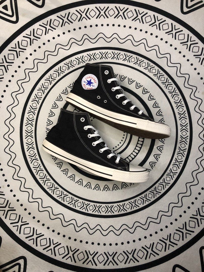 Converse Classic High Black 🔥 (Category: Sneakers) located in Quezon City. Submitted by sjts22 (Listing ID 1467996094, Image 1). Description: •Excellent condition •Good as new .
