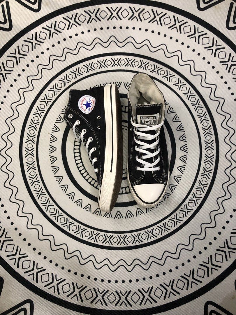 Converse Classic High Black 🔥 (Category: Sneakers) located in Quezon City. Submitted by sjts22 (Listing ID 1467996094, Image 3). Description: •Excellent condition •Good as new .