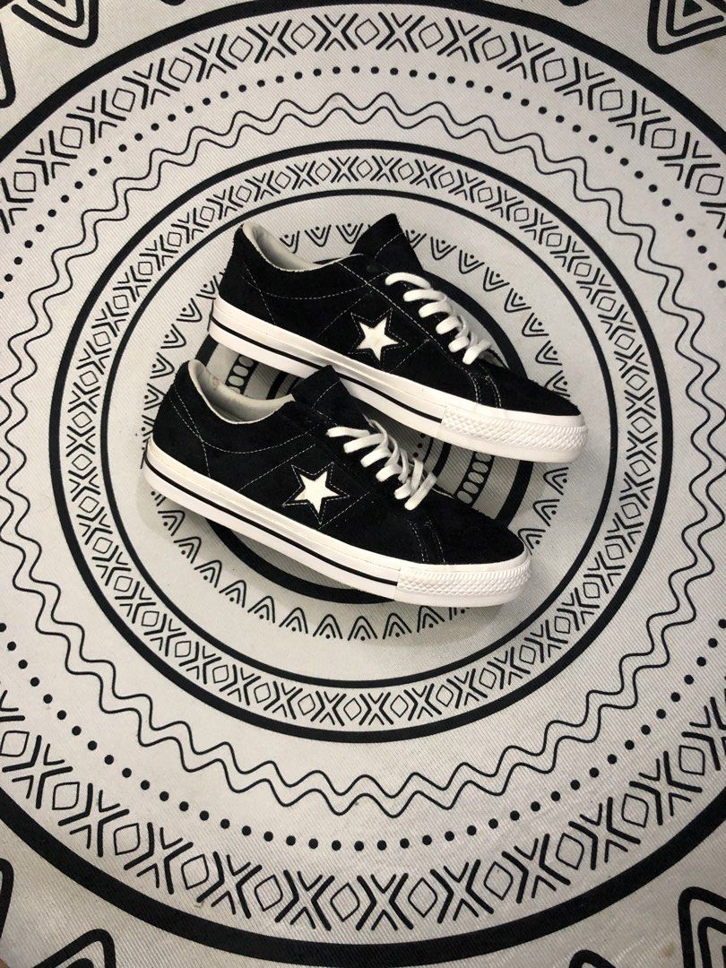 Converse One Star Black 🔥 (Category: Sneakers) located in Quezon City. Submitted by sjts22 (Listing ID 1468000731, Image 1). Description: •Excellent condition •Good as new •Orig .
