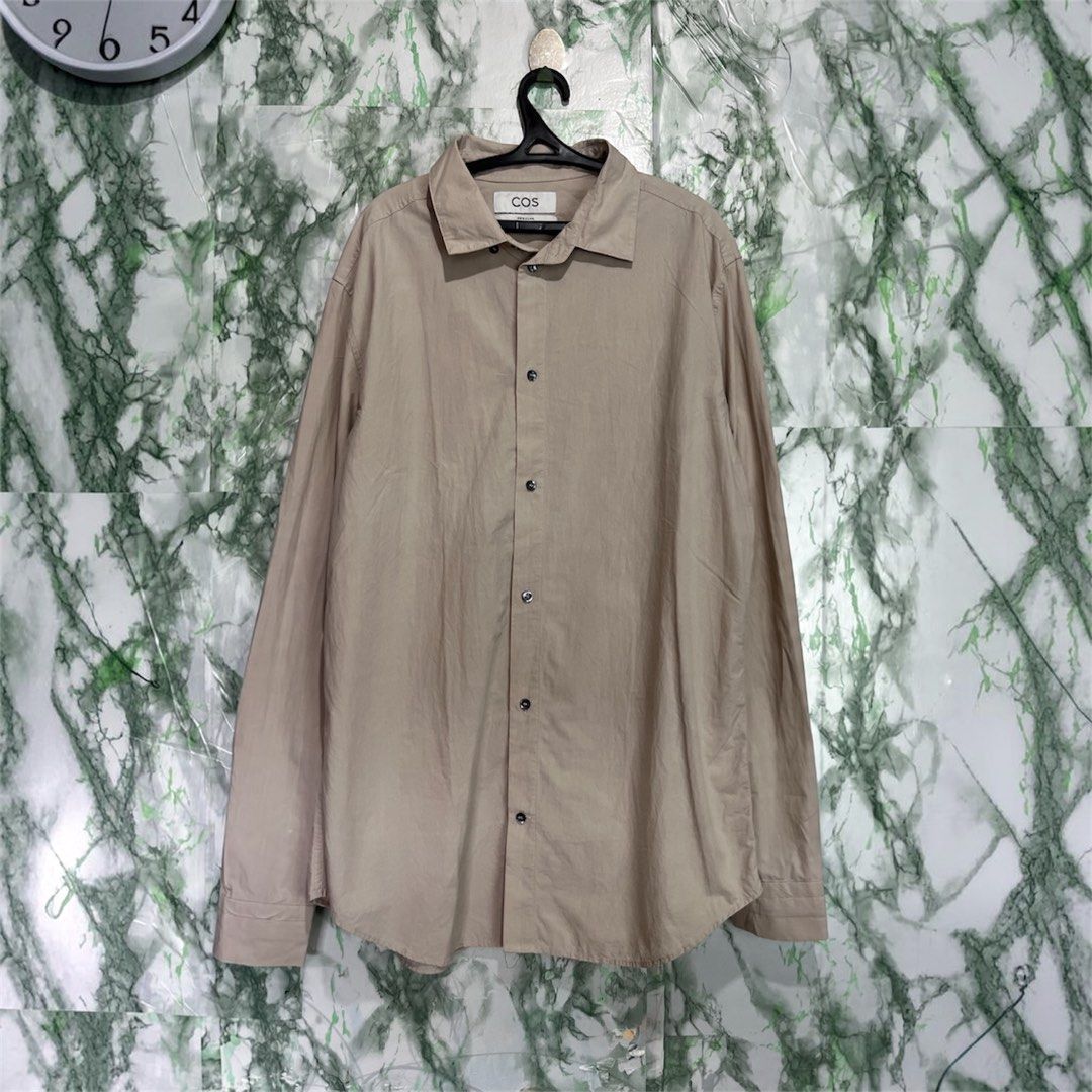 COS Regular Fit Long Sleeves (Category: Tshirts & Polo Shirts ) located in Bulacan. Submitted by letsfindukaywithme (Listing ID 1468042842, Image 2). Description: COS Regular Fit Long Sleeves Fits Medium Mens 21x30" Sleeves: 32 Like new No issue +sf payment first Ship via J&T.