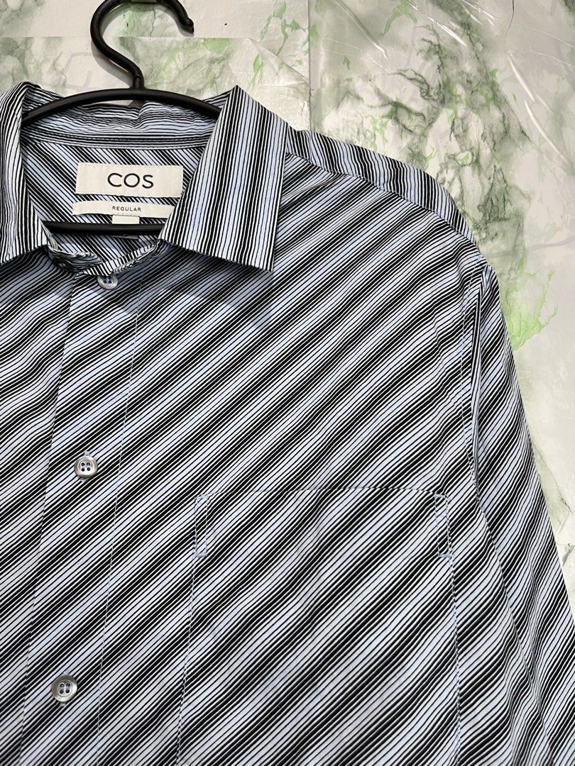 COS Regular Fit Long Sleeves (Category: Tshirts & Polo Shirts ) located in Bulacan. Submitted by letsfindukaywithme (Listing ID 1468044097, Image 3). Description: Cos Regular Fit Long Sleeves Mens Size Small 20x29" Sleeves: 31" Like new No issue +sf payment first Ship via J&T.