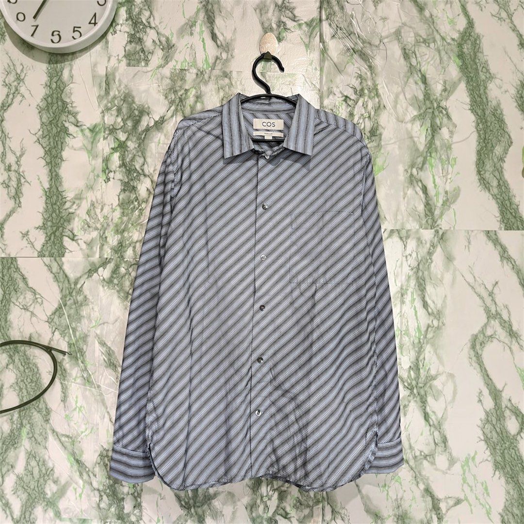 COS Regular Fit Long Sleeves (Category: Tshirts & Polo Shirts ) located in Bulacan. Submitted by letsfindukaywithme (Listing ID 1468044097, Image 1). Description: Cos Regular Fit Long Sleeves Mens Size Small 20x29" Sleeves: 31" Like new No issue +sf payment first Ship via J&T.
