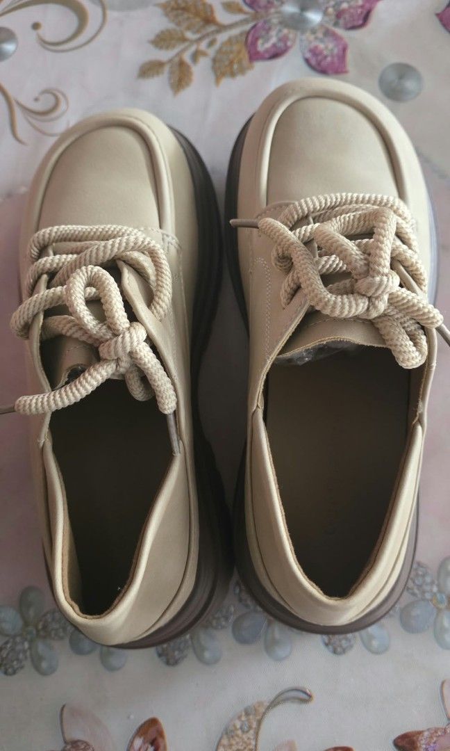 Cotton candy shoes (Category: Loafers) located in Manila. Submitted by meriux2026 (Listing ID 1467903371, Image 2). Description: brand new color beige bkk bough location:Paco manila ready to ship negotiable.