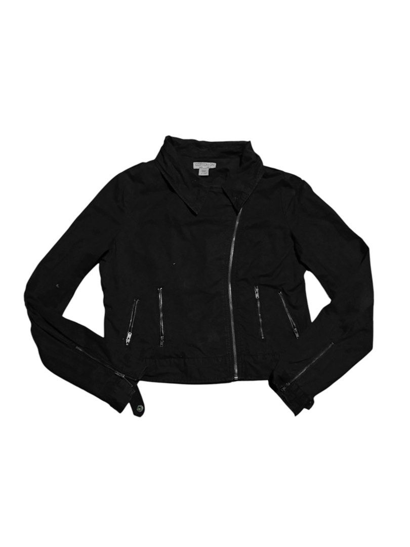 Cotton On Moto Jacket (Category: Coats, Jackets and Outerwear) located in Guiguinto. Submitted by rlyrc_ (Listing ID 1468044010, Image 2). Description: Cotton On Moto Jacket Size: Small Condition: 10/10 M/mine: ₱70” ☆ color may vary due to lighting ☆ Dm for more details. ☆ Prices are negotiable ☆ no deleting of comments, deleting of comments or cancel the orders are considered as bogus buyer! ☆ read our rules before shopping🩶.