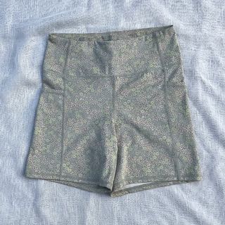 (Category: ) located in . Submitted by b.boutique (Listing ID 1467935198, Image 1). Description: .