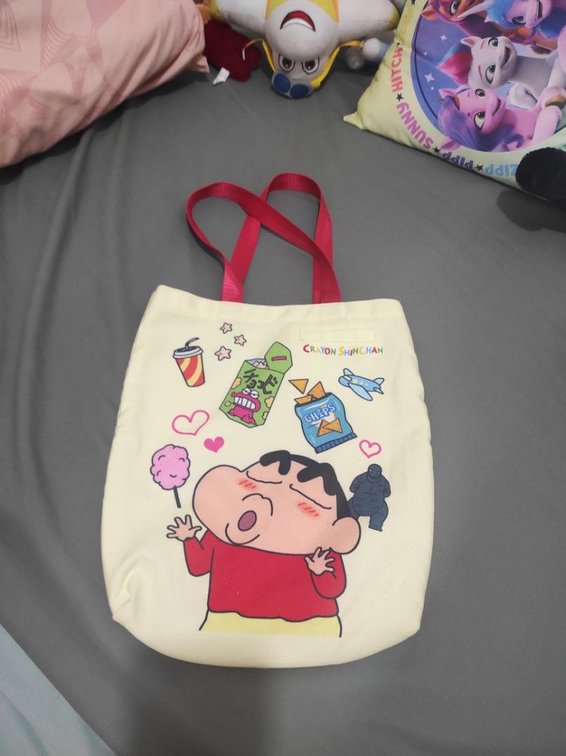 Crayon Shinchan Tote bag (Category: Everything Else Others) located in San Pablo. Submitted by macmaiamax (Listing ID 1468010151, Image 3). Description: Crayon Shinchan Tote bag with front and back design with small pocket. Used only once RFS: I thought my kids would love Shinchan Php 500 only plus shipping fee J&T delivery.