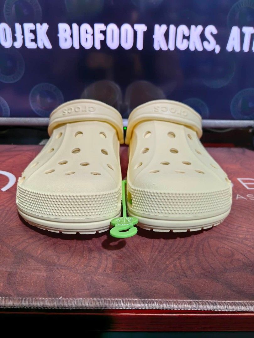 Crocs Baya clog size 13 US (Category: Slippers & Slides) located in Pasig City. Submitted by titojek (Listing ID 1468029047, Image 2). Description: ⚠️ For sale only. 🔥 Brand new and legit Cr0cs Baya clog size 13 US. 💵 2,400. Fixed price (3,495 SRP) 🛵 Lalamove or Grab ✈️ J&T and JRS (no rush shipping) 💳 Payment • Gcash or Security Bank ❌ Wala na akong meet up. ❌ Walang COD/COP. ❌ Walang Sh0pee checkout. 📍Pinagbuhatan, Pasig City 💡Actual prod