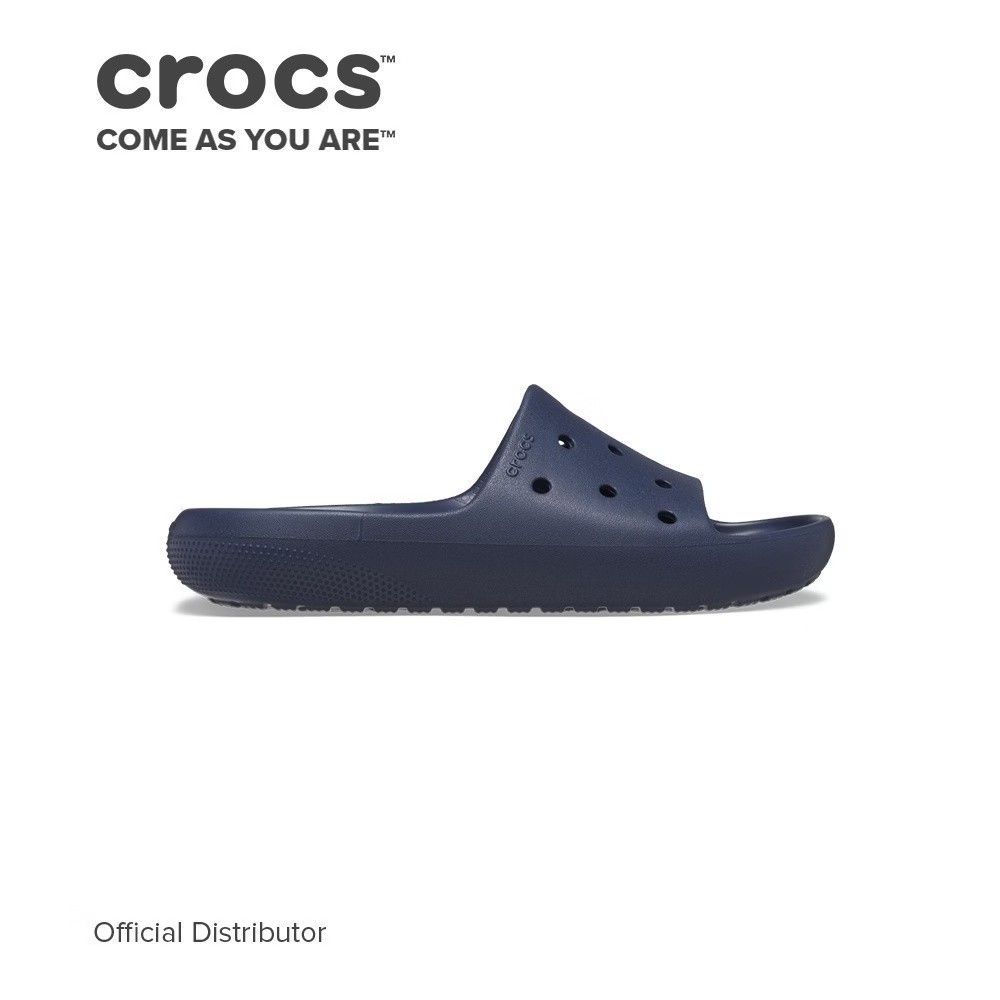 Crocs Classic Slide V2 in Navy Blue (Category: Slippers & Slides) located in Batangas. Submitted by racloset16 (Listing ID 1467984935, Image 2). Description: size Mens3/Womens5 Authentic not Class A bought in Crocs official store used in good condition.