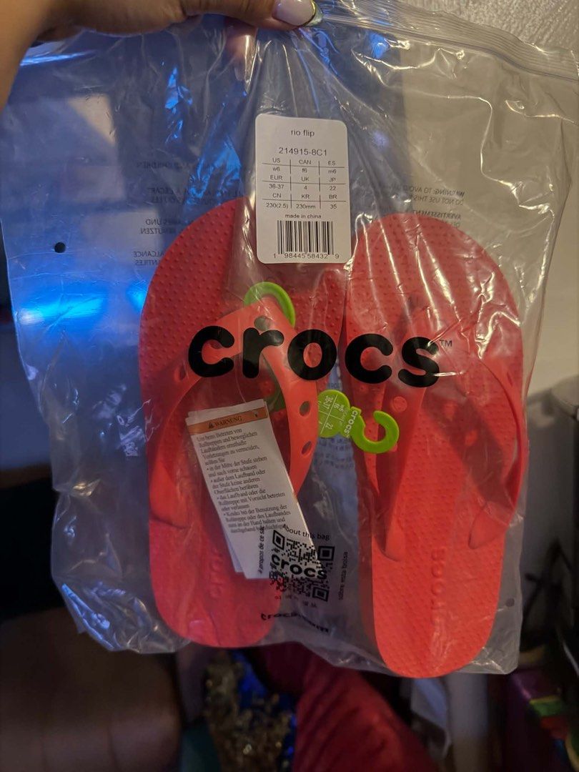 Crocs slippers (Category: Flats & Sandals) located in Manila. Submitted by perlitas (Listing ID 1467945964, Image 1). Description: .