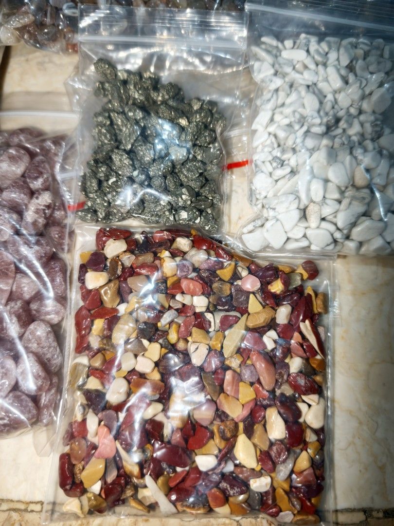 Crystal Bundle Take it all (Category: Precious Stones) located in Quezon City. Submitted by piaoliangcollections.ph (Listing ID 1468033044, Image 3). Description: all this item for 5K. Mix Crystal Chips. Sphere Crystals..