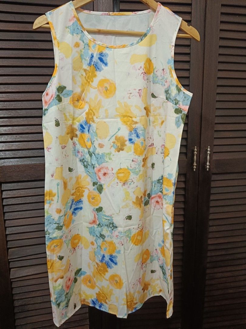 Cute dress (Category: Sleeveless) located in Manila. Submitted by byjrb (Listing ID 1468035740, Image 1). Description: 🛍️ Brand-new items from SHEIN, Emery Rose, Zaful & more! Size : Med to Semi Large 📦 Shipping: LBC / J&T / Lalamove 💸 MOP: GCash / BPI only DM for inquiries! 💌.