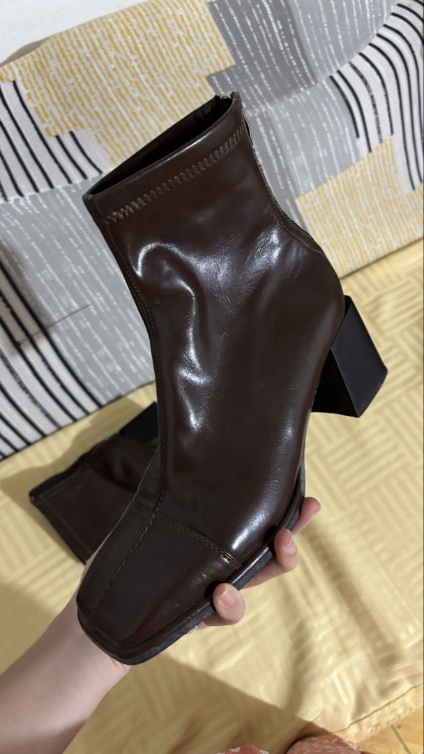 Dark brown boots with heels (Category: Boots) located in Caloocan City. Submitted by chleeo.lscn (Listing ID 1467874165, Image 2). Description: size 37.