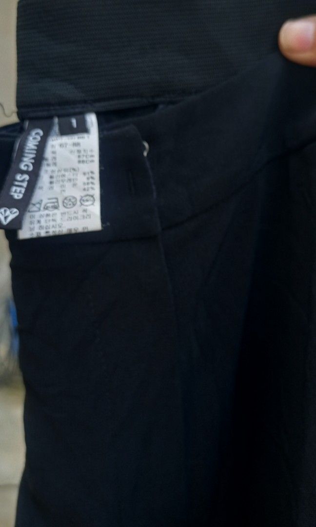 Deep black wide squarepants (Category: Other Bottoms) located in Davao. Submitted by kannikasok1987 (Listing ID 1467863707, Image 3). Description: Wd side pocket Waist 27-29 (garterize) L 28 good as new.