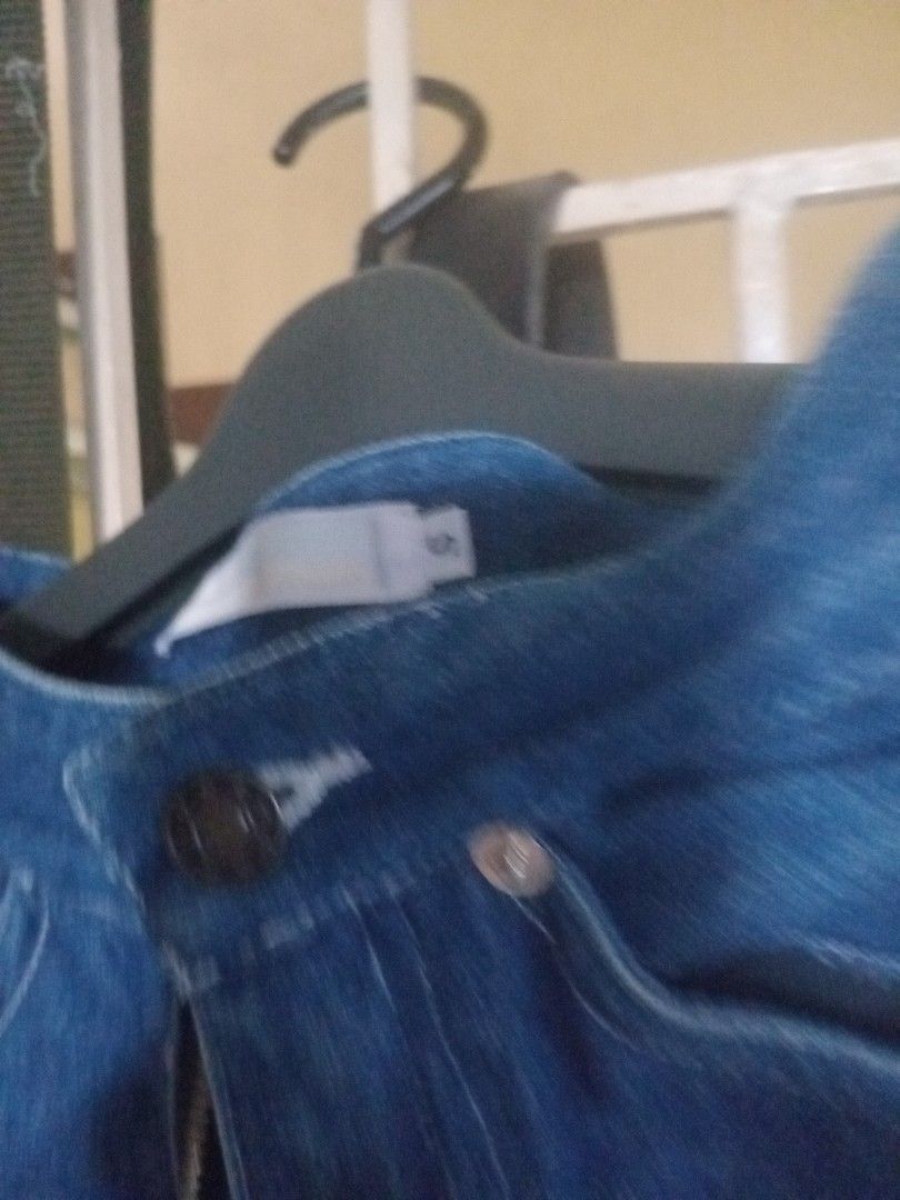 Denim branded balloon skirt for your needs (Category: Activewear) located in Manila. Submitted by padillahe35291 (Listing ID 1467911912, Image 1). Description: small.size denim balloon design skirt for your needs.