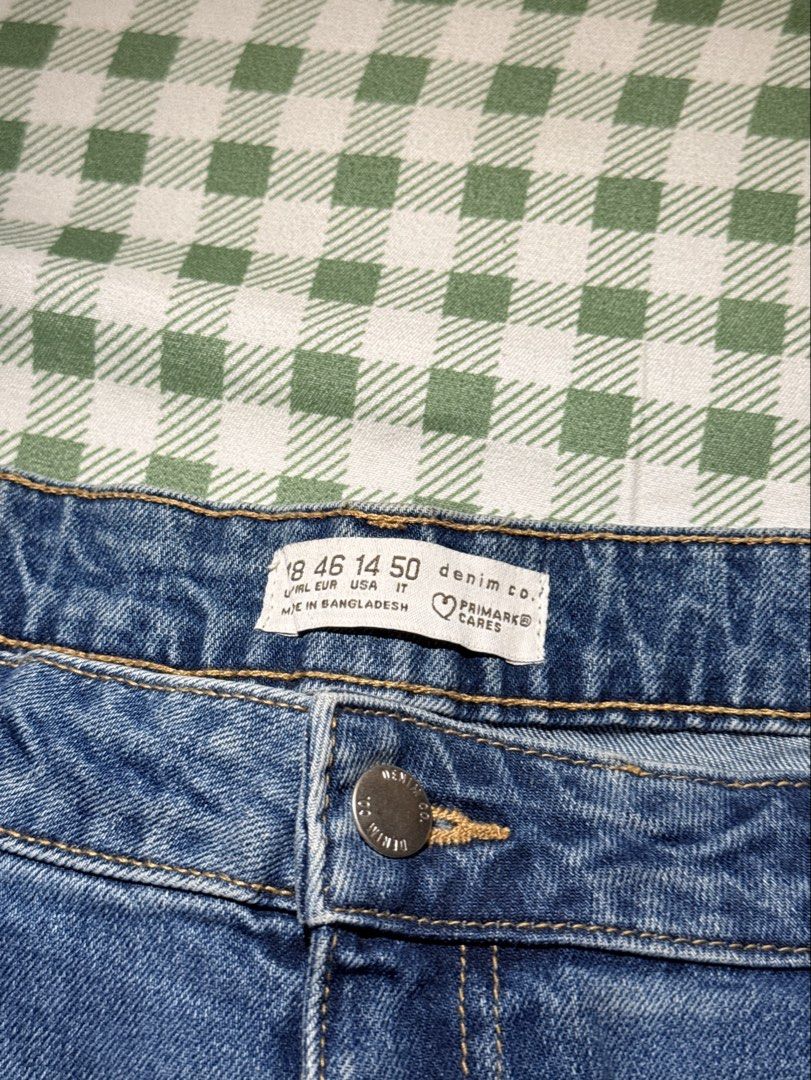 Denim Co. Blue Denim Shorts (Category: Shorts) located in San Miguel. Submitted by matchalatte23_ (Listing ID 1467987190, Image 2). Description: SIZE 36.