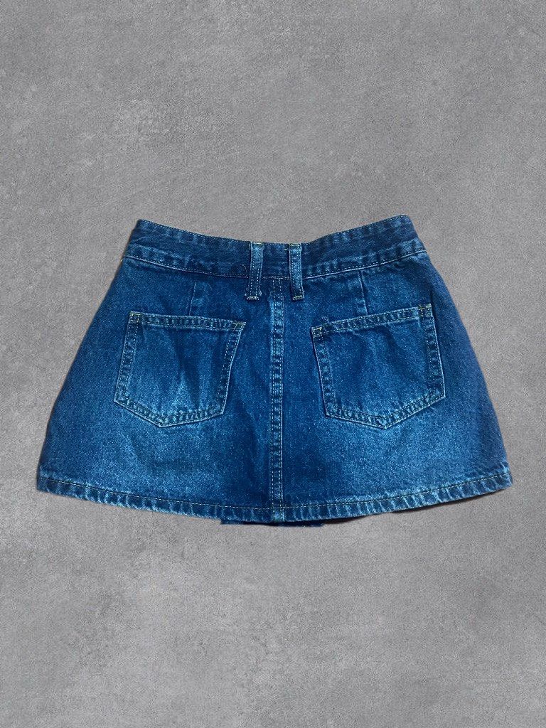 Denim Mini Skirt size: xs (Category: Skirts) located in Cavite. Submitted by ft.gwen (Listing ID 1468027467, Image 2). Description: denim mini skirt size: xs ₱200! 📍dasma loc 🫱🏻‍🫲🏽meet-up available: transpo fee may apply depending on loc note: for jnt/Lalamove, buyer will shoulder the sf. no return!!.