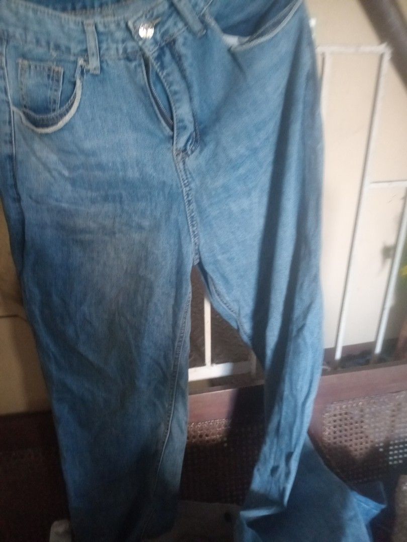 Denim pants medium size for your needs (Category: Activewear) located in Manila. Submitted by padillahe35291 (Listing ID 1467915427, Image 2). Description: medium long denim pants for your needs.