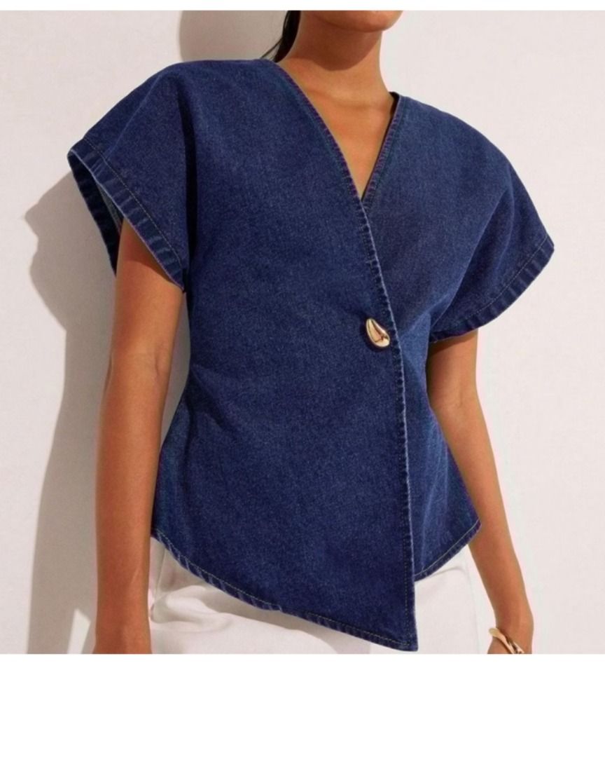 Denim Shirt Formal Blouse (Category: Blouses) located in Marikina City. Submitted by visionfinds (Listing ID 1468023603, Image 2). Description: Used only once Best fit to M-L.
