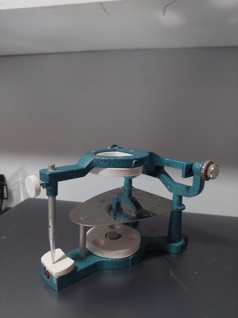 Dental Magnetic Articulator (Category: Medical Supplies & Tools) located in Valenzuela. Submitted by joliyanaa (Listing ID 1468010245, Image 1). Description: -Magnetic adjustable dental articulator. -Complete parts .