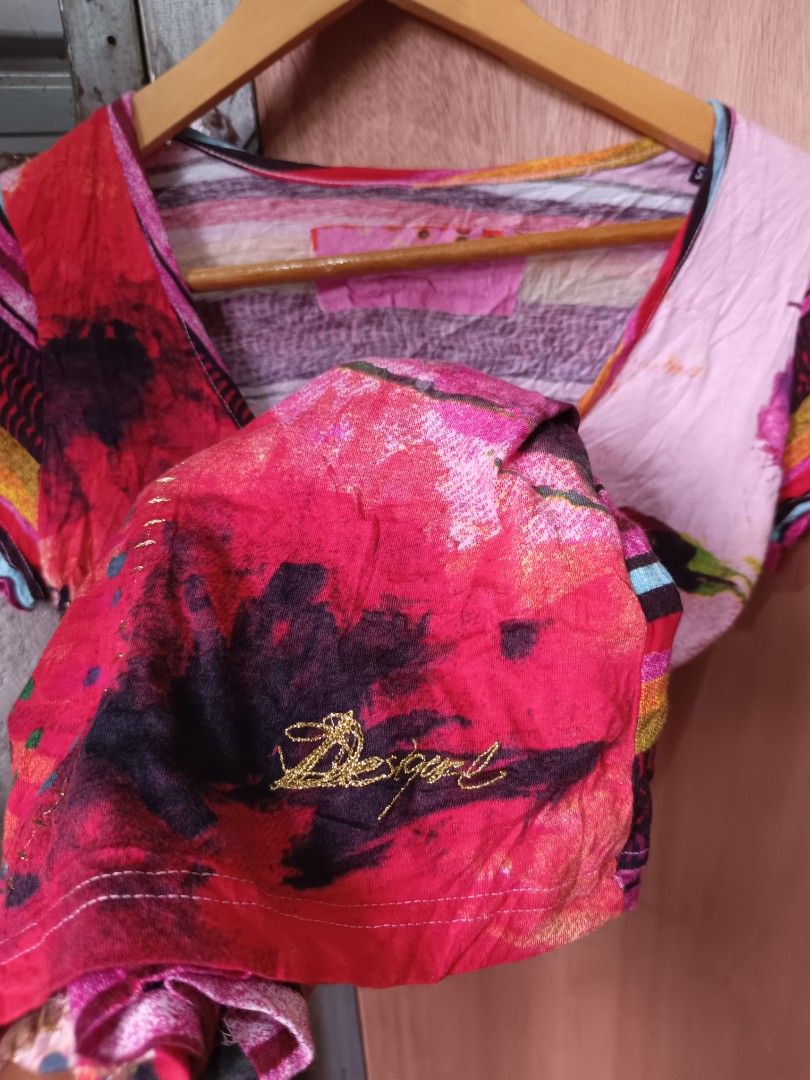 Desigual y2k floral top (Category: Shirts) located in Davao. Submitted by mln-boutique (Listing ID 1468058361, Image 3). Description: size - s good condition.